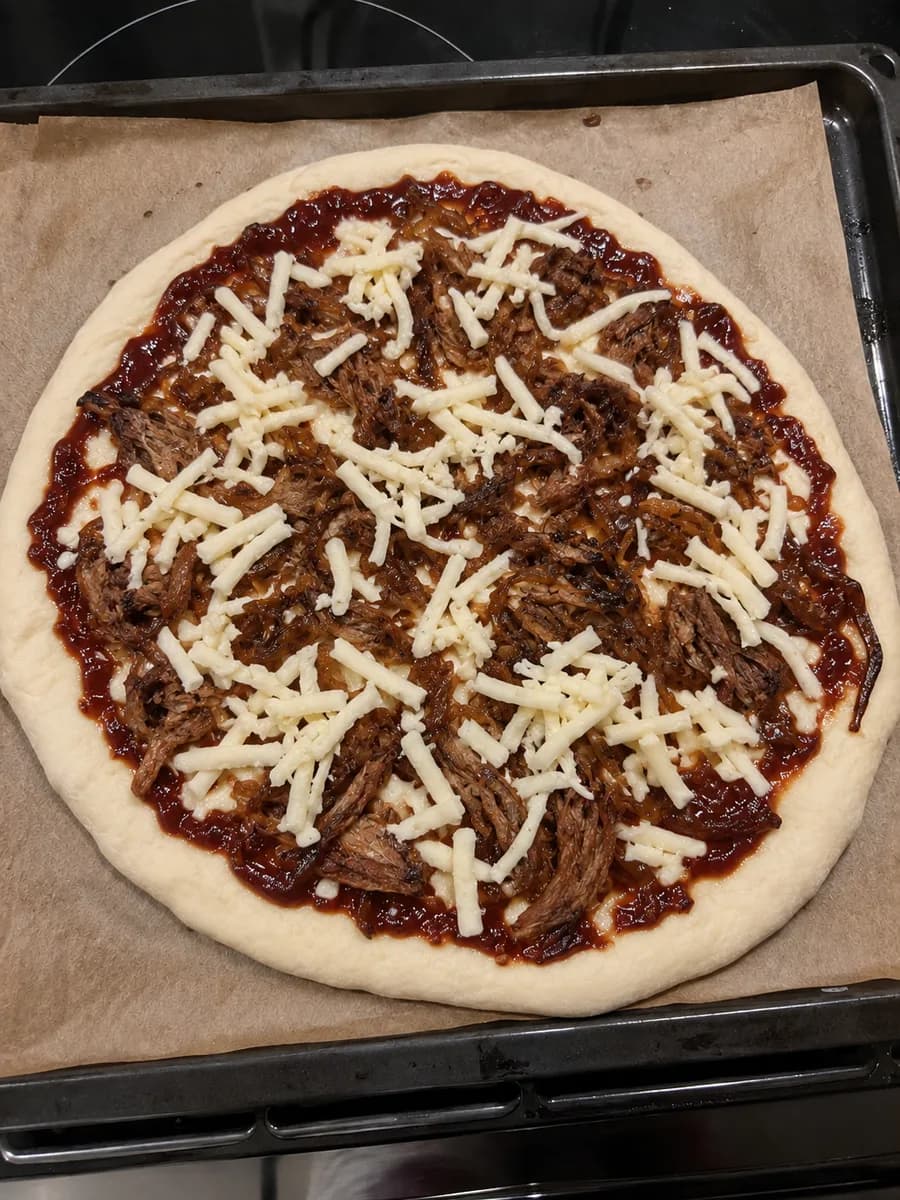 Pulled Pork mit Birne und Krautsalat vor dem Backen
