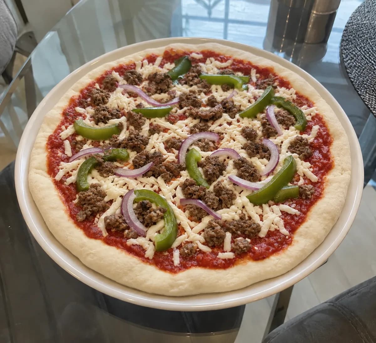 Manzo con peperoni verdi prima della cottura